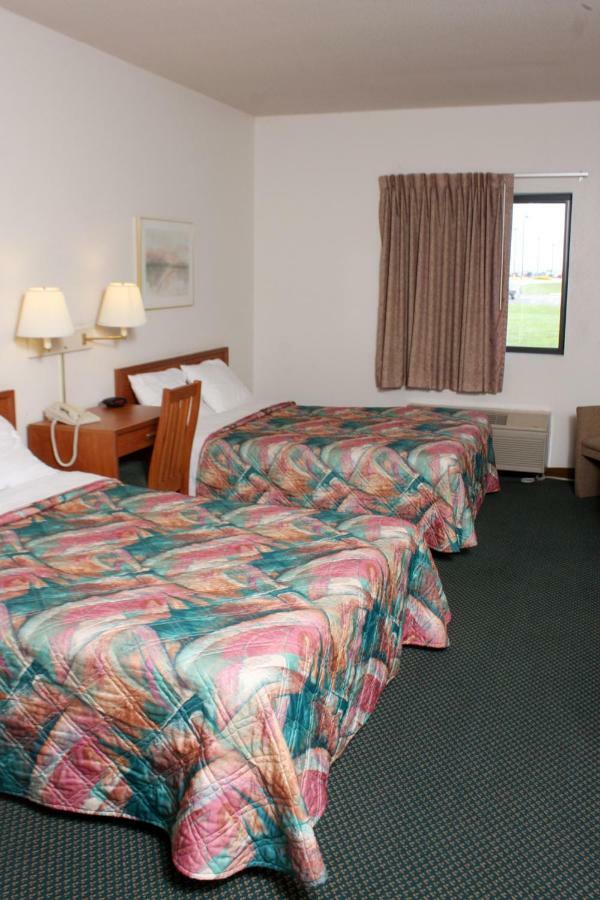 Centerstone Inn & Suites Carlyle Luaran gambar