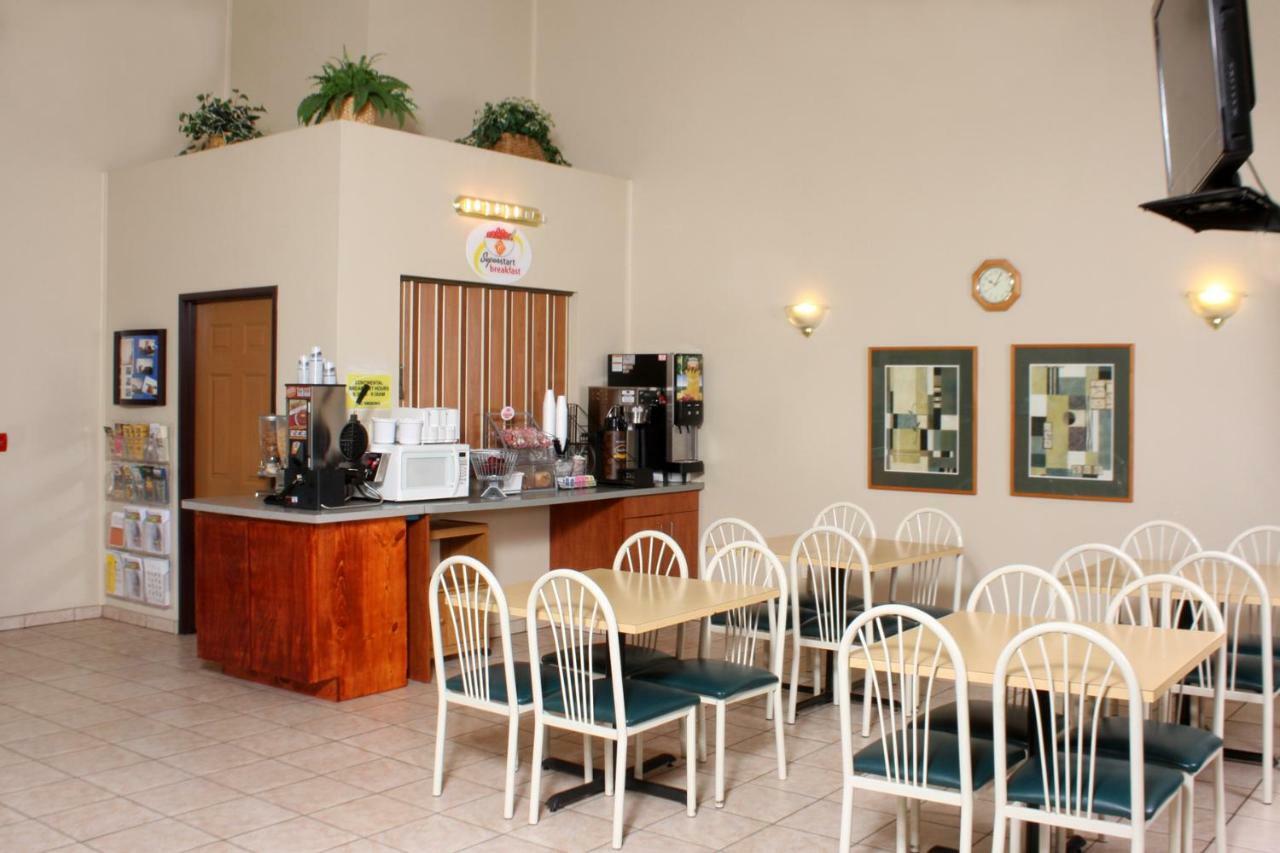 Centerstone Inn & Suites Carlyle Luaran gambar